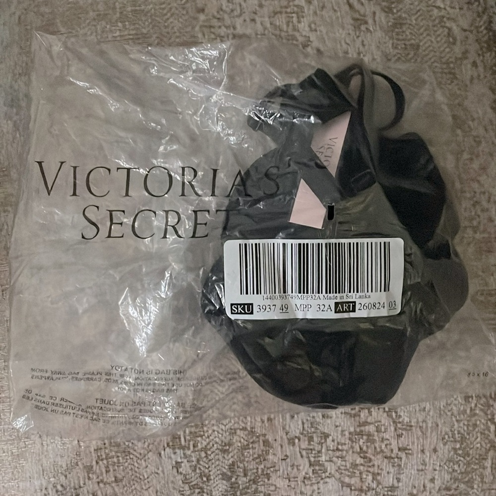 Victoria’s Secret Very Sexy So Obsessed Push-Up Bra - Picture 8 of 8
